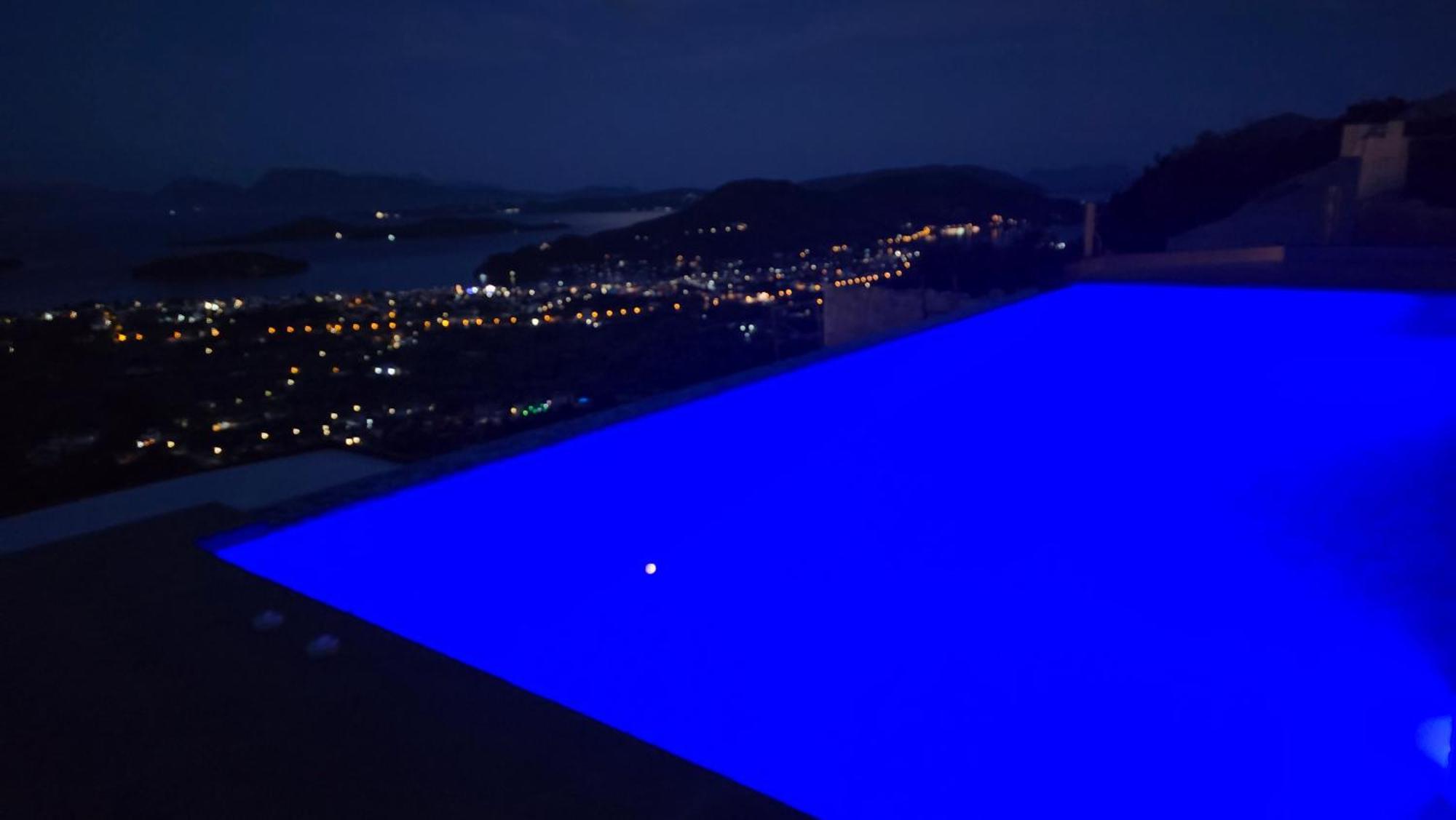 Desun Suites Kolonion Екстер'єр фото
